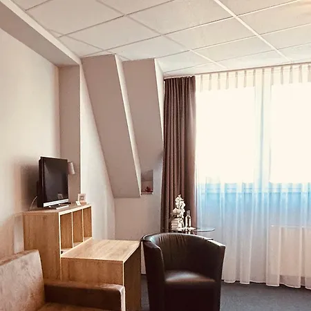 Hotel Komm' In 4*