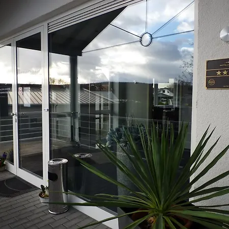 فندق Komm' In 4*