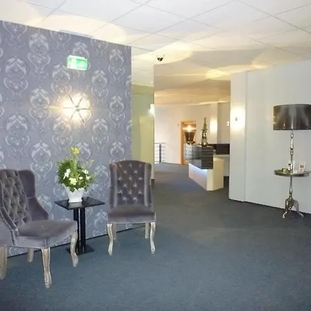 فندق Komm' In 4*