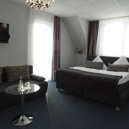 فندق Komm' In 4*